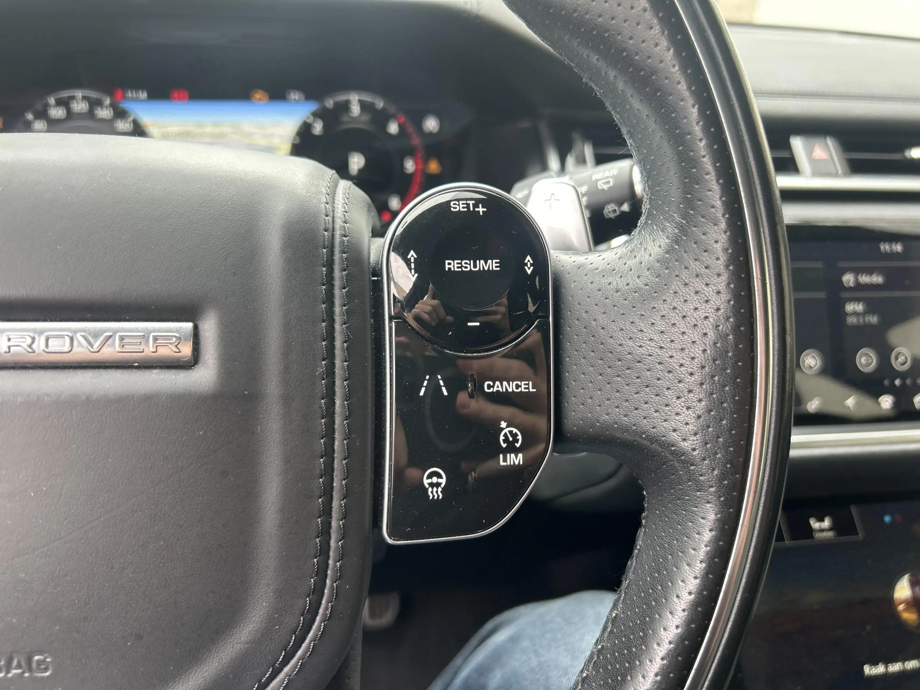 Land Rover Range Rover Velar 2.0 I4 AWD R-Dynamic HSE | Pano | Leder | Meridian — photo 11