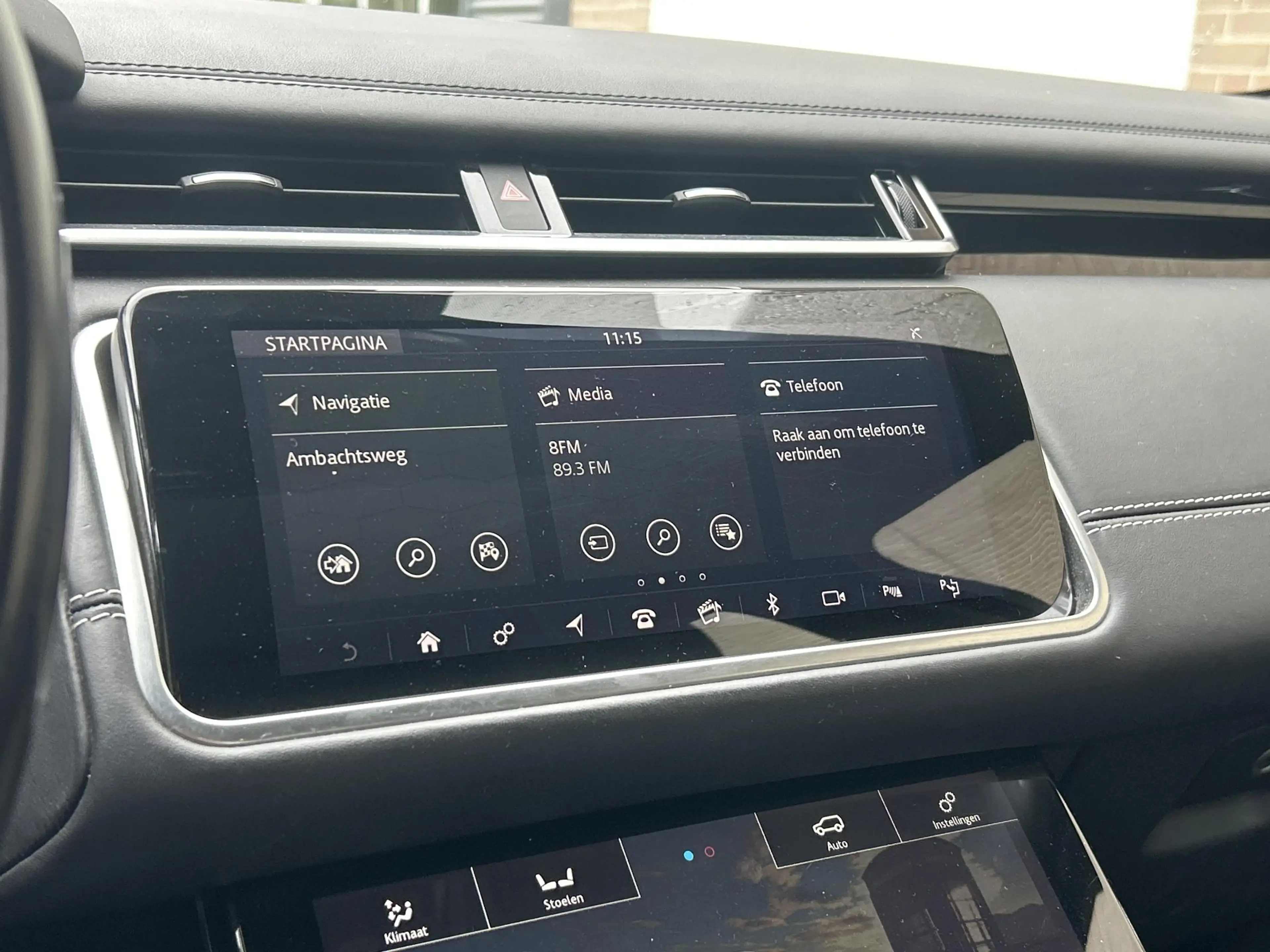 Land Rover Range Rover Velar 2.0 I4 AWD R-Dynamic HSE | Pano | Leder | Meridian — photo 12