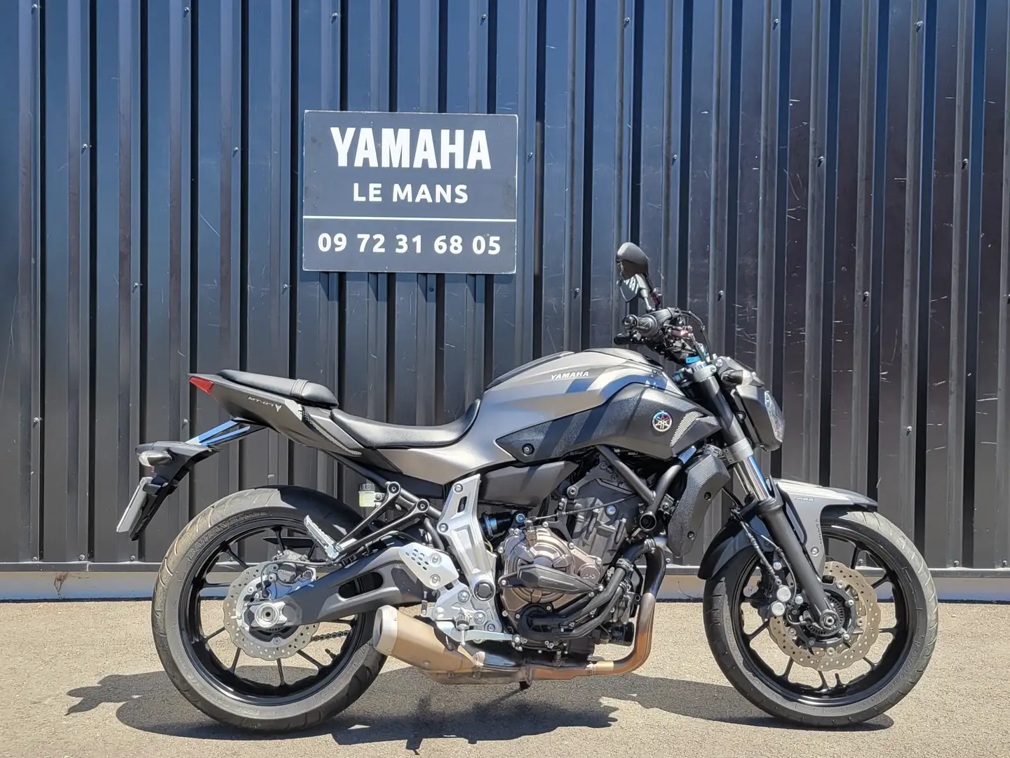 Yamaha MT-07 Gris - 2