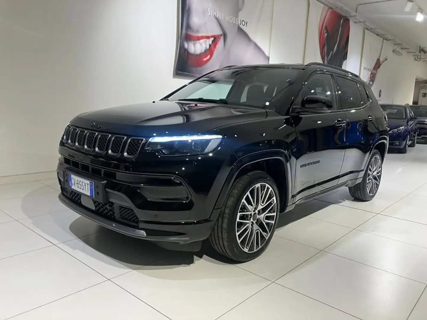 Jeep Compass 1.5 Turbo T4 130CV MHEV 2WD Summit Noir - 1
