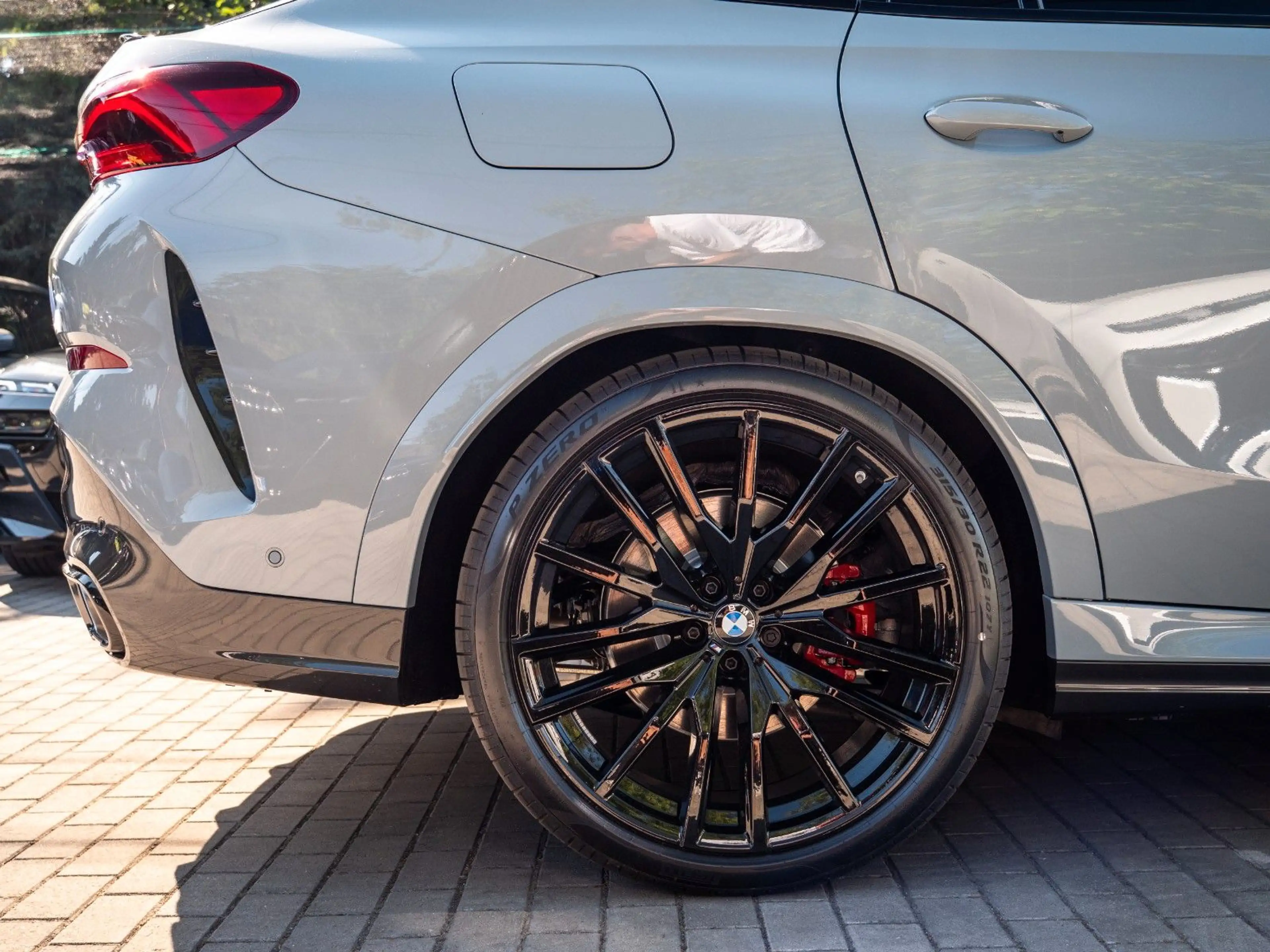BMW X6 40i M SPORT.LUFTFE.PANO.KAMERA.ICONICG.22"AHK — photo 13