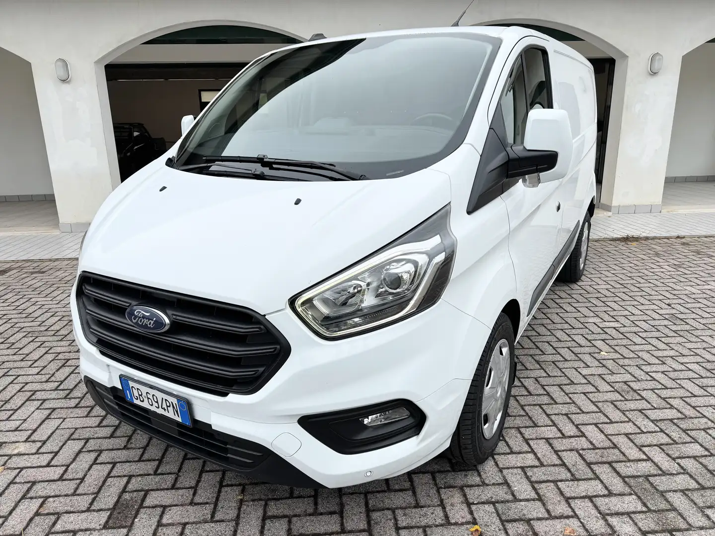 Ford Transit Custom 300 L1H1 TREND - CAMBIO AUTOMATICO - PREZZO +IVA Bianco - 2