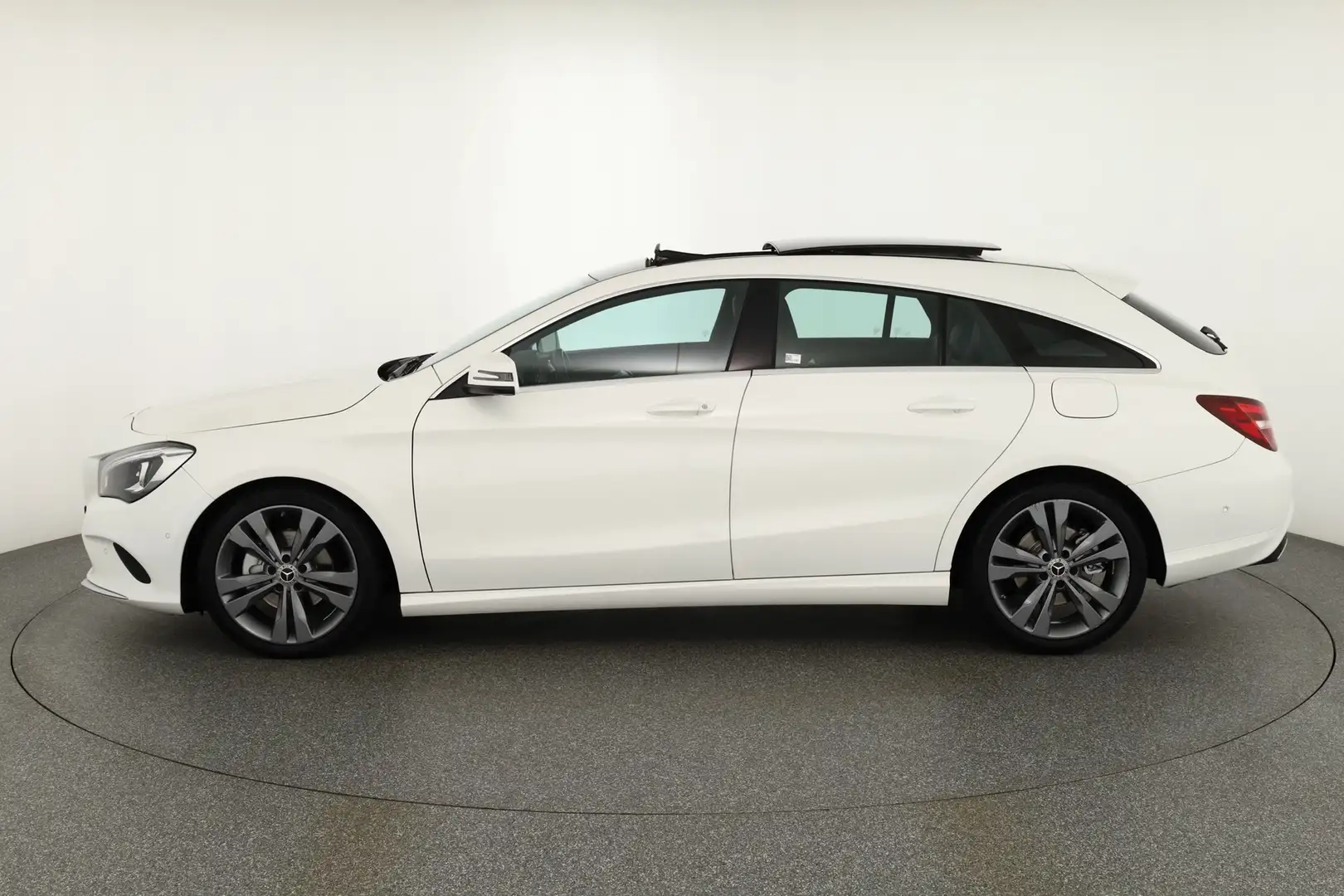 Mercedes-Benz CLA 180 SB LED Navi Panorama Sitzheizung PDC Weiß - 2