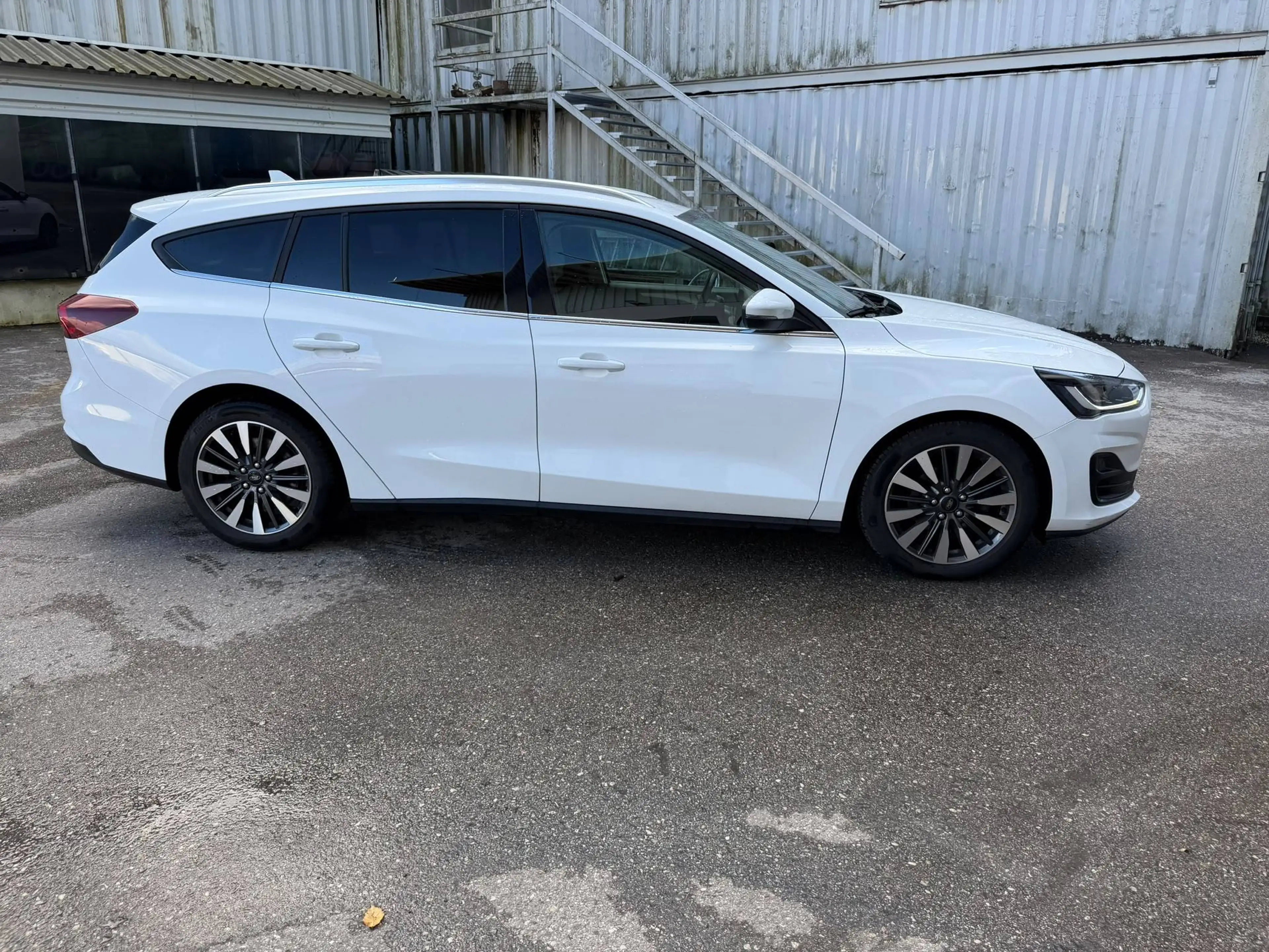 Ford Focus Titanium X, Winterpaket, Navi, Rückfahkamera — photo 3