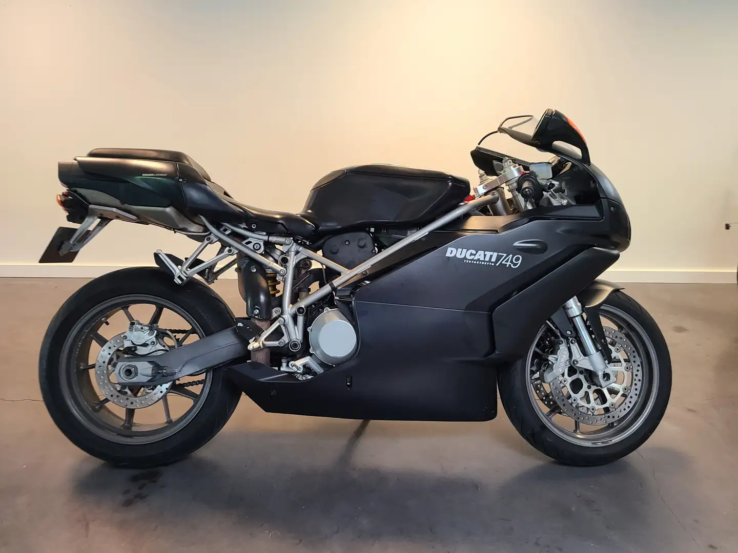 Ducati 749 - 1