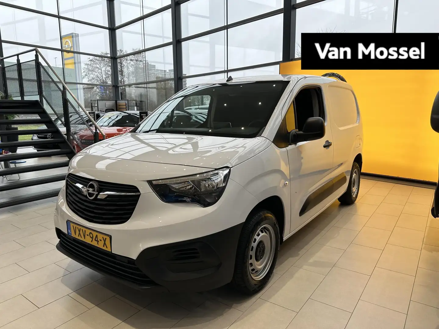 Opel Combo 1.5D L1H1 Standaard | 102pk | Laadvloer | Airco | Wit - 1