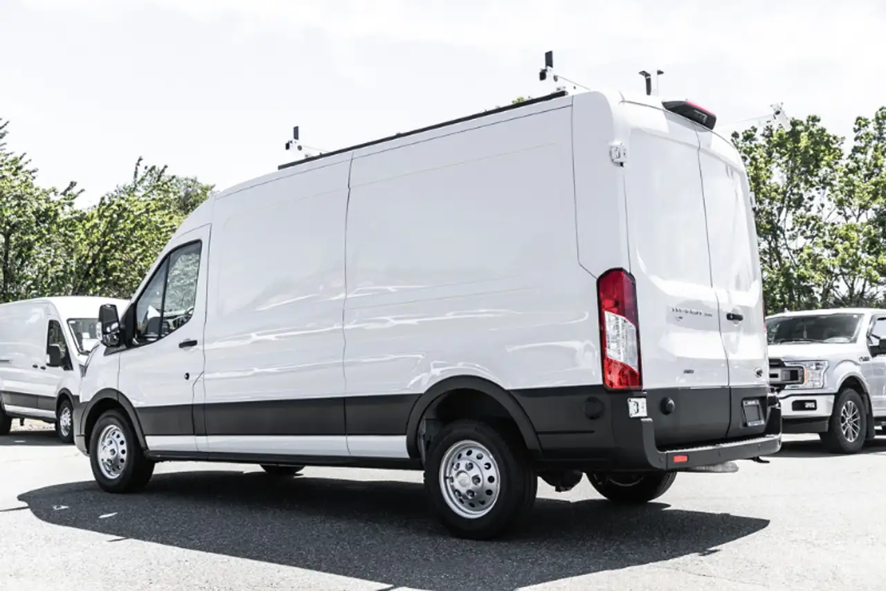 Ford Transit Cargo Van снимка Ford Transit Cargo Van