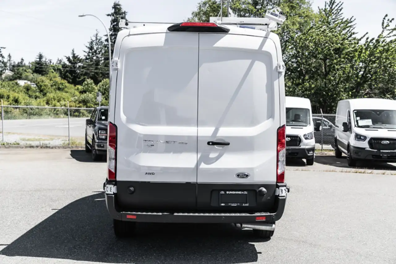 Ford Transit Cargo Van снимка Ford Transit Cargo Van