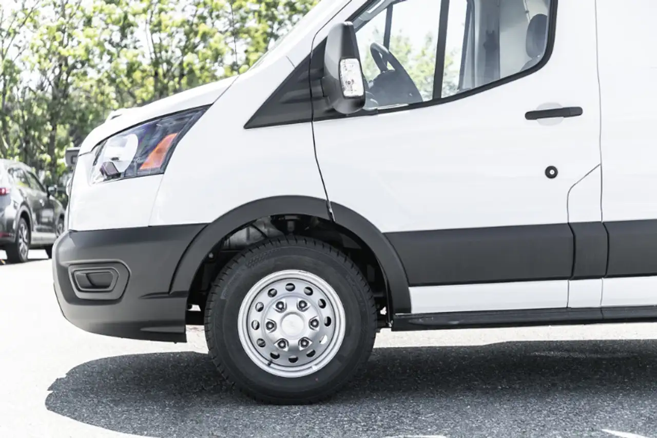 Ford Transit Cargo Van снимка Ford Transit Cargo Van