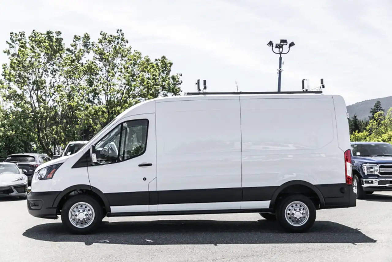 Ford Transit Cargo Van снимка Ford Transit Cargo Van
