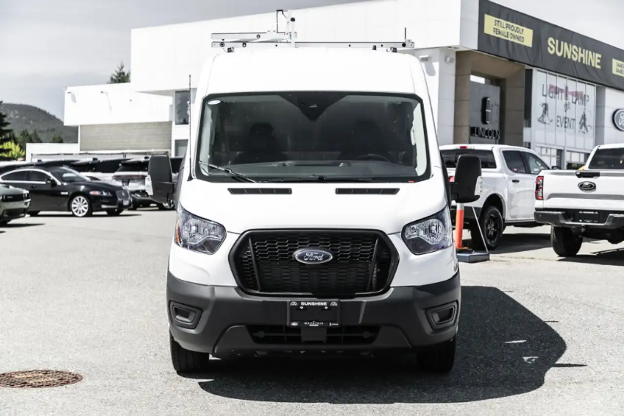 Ford Transit Cargo Van снимка Ford Transit Cargo Van