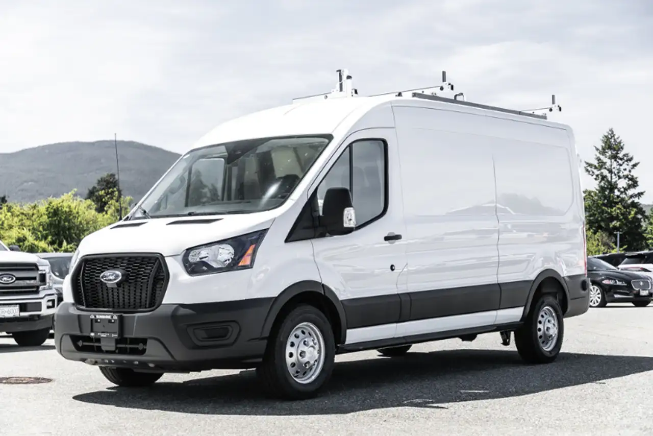 Ford Transit Cargo Van снимка Ford Transit Cargo Van