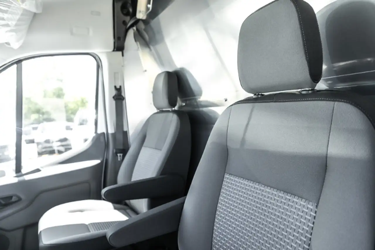 Ford Transit Cargo Van снимка Ford Transit Cargo Van