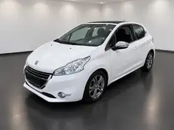 Peugeot 208 1.6 16v Allure Pano Navi PDC