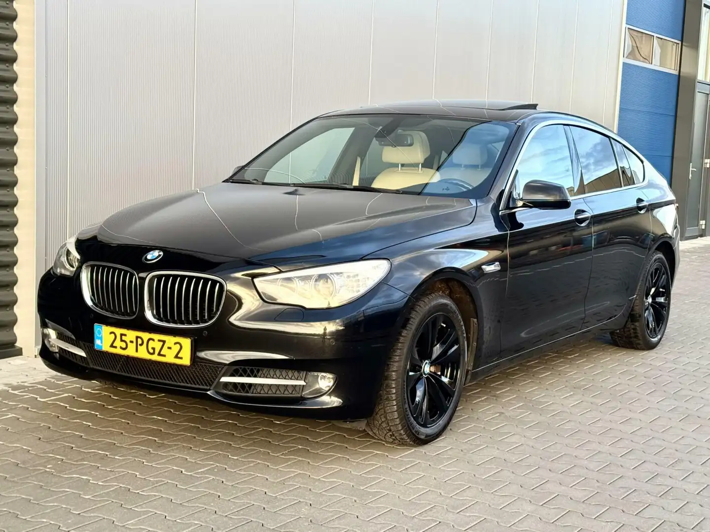BMW 535 5-serie Gran Turismo 535i High Executive | Panoram Fekete - 1