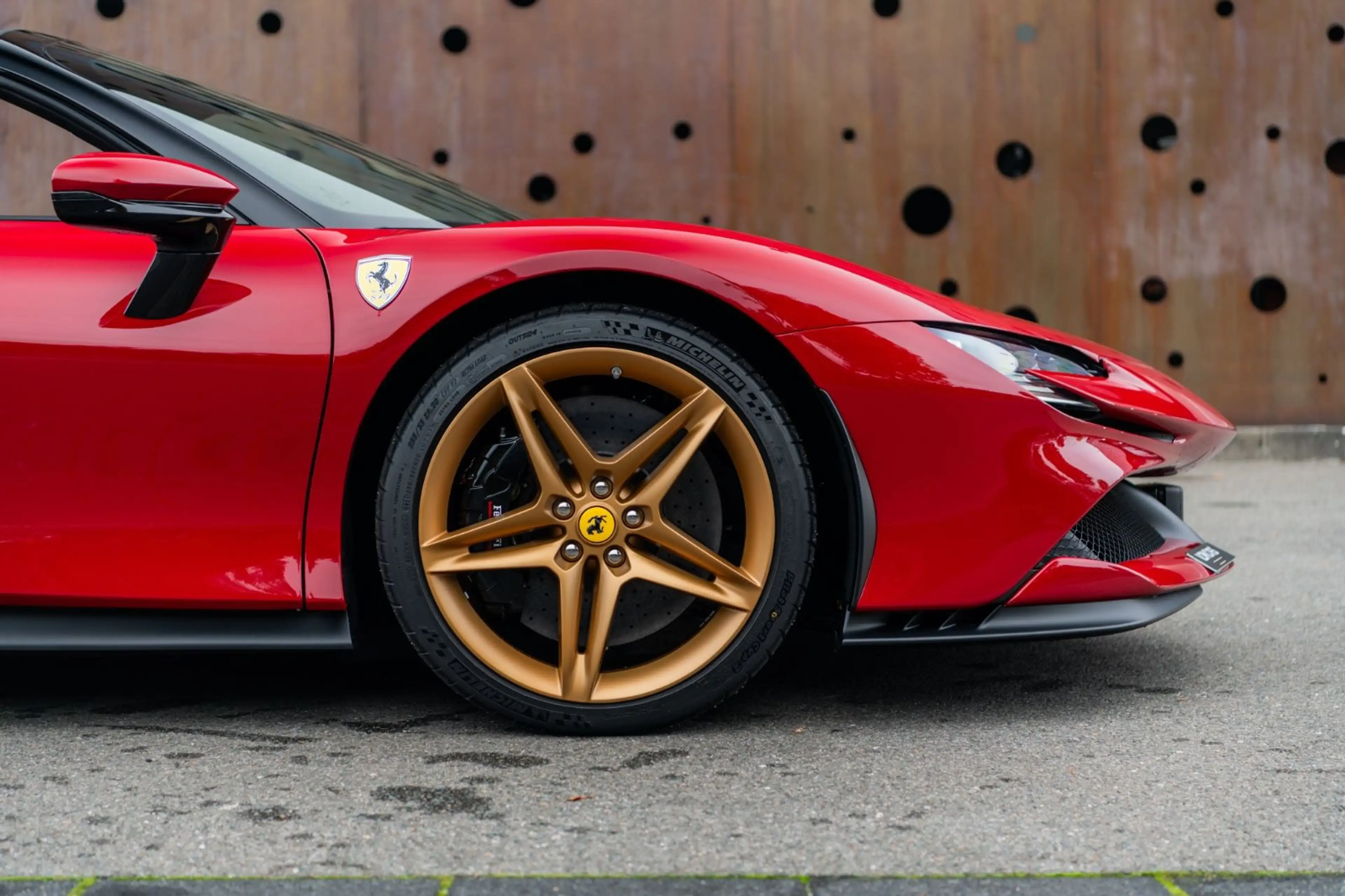 Ferrari SF90 Spider LIFT*CARPLAY*AFS*TWO-TONE*CARBON* — photo 9