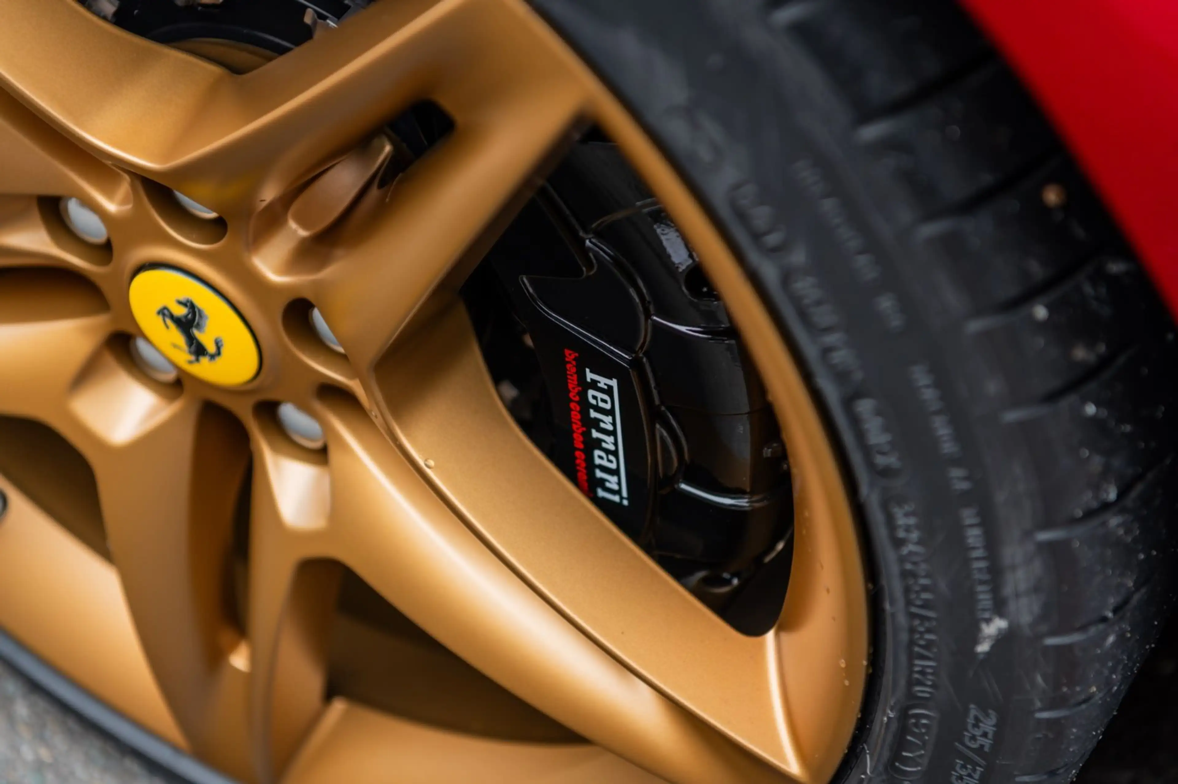 Ferrari SF90 Spider LIFT*CARPLAY*AFS*TWO-TONE*CARBON* — photo 15