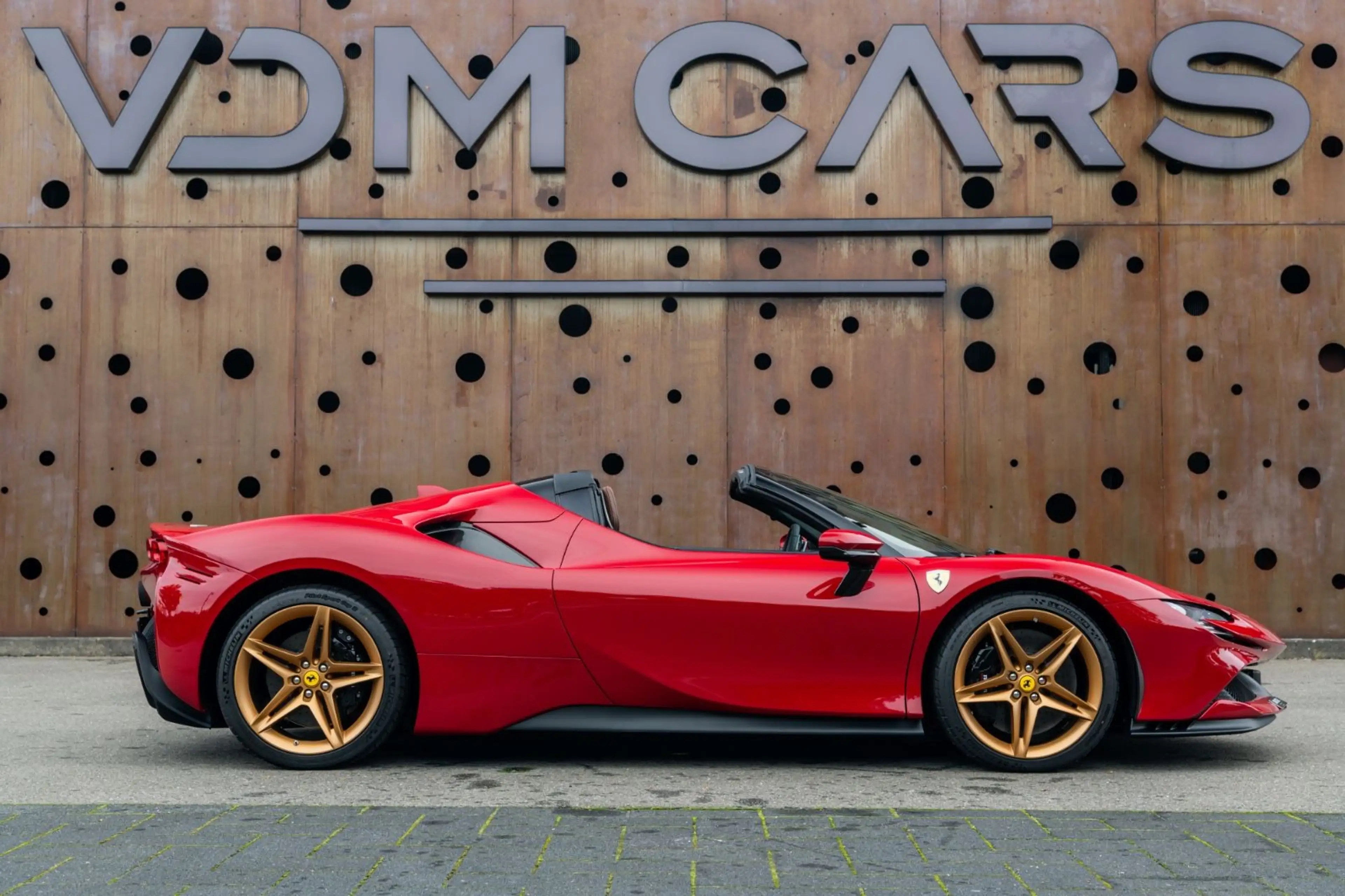 Ferrari SF90 Spider LIFT*CARPLAY*AFS*TWO-TONE*CARBON* — photo 8