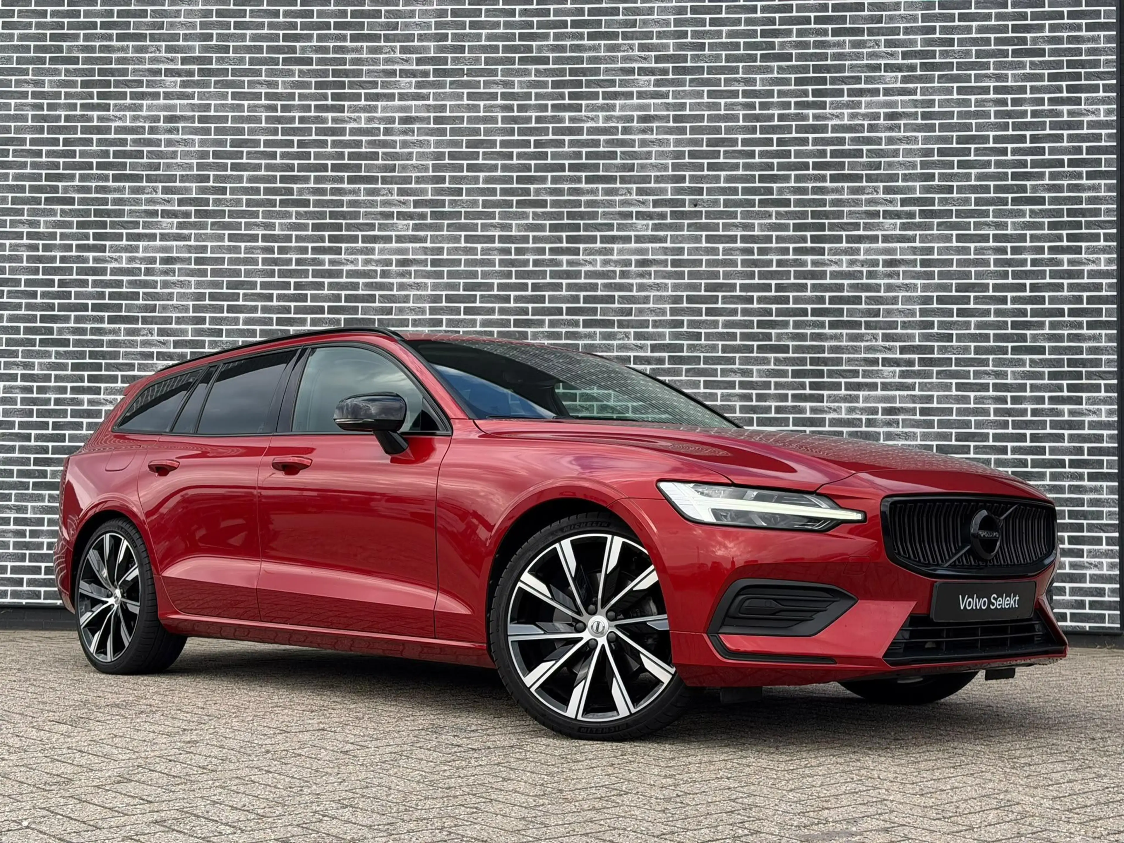 Volvo V60 2.0 T4 Momentum Pro | Trekhaak | Achteruitrijcamer — photo 2