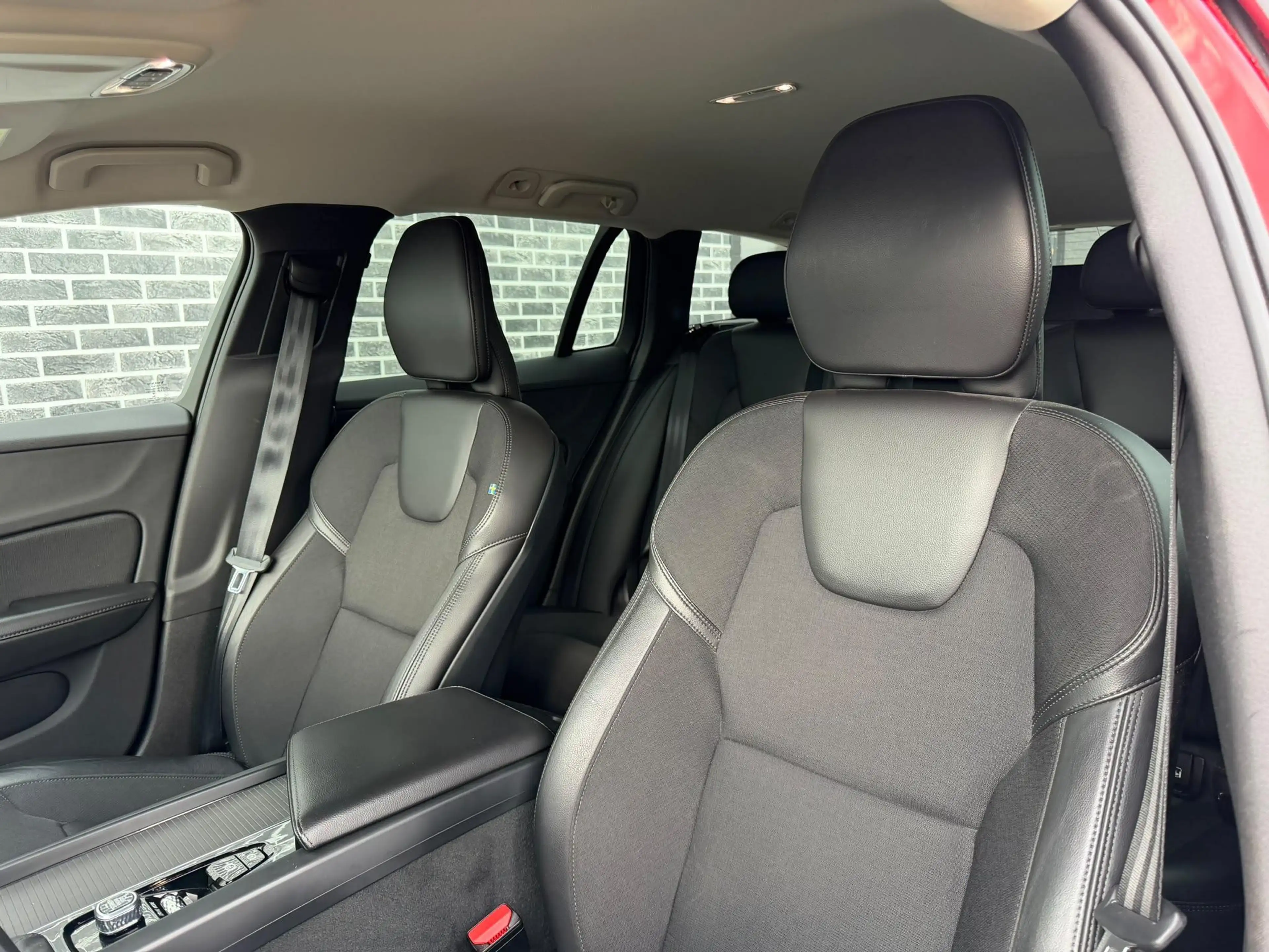 Volvo V60 2.0 T4 Momentum Pro | Trekhaak | Achteruitrijcamer — photo 9