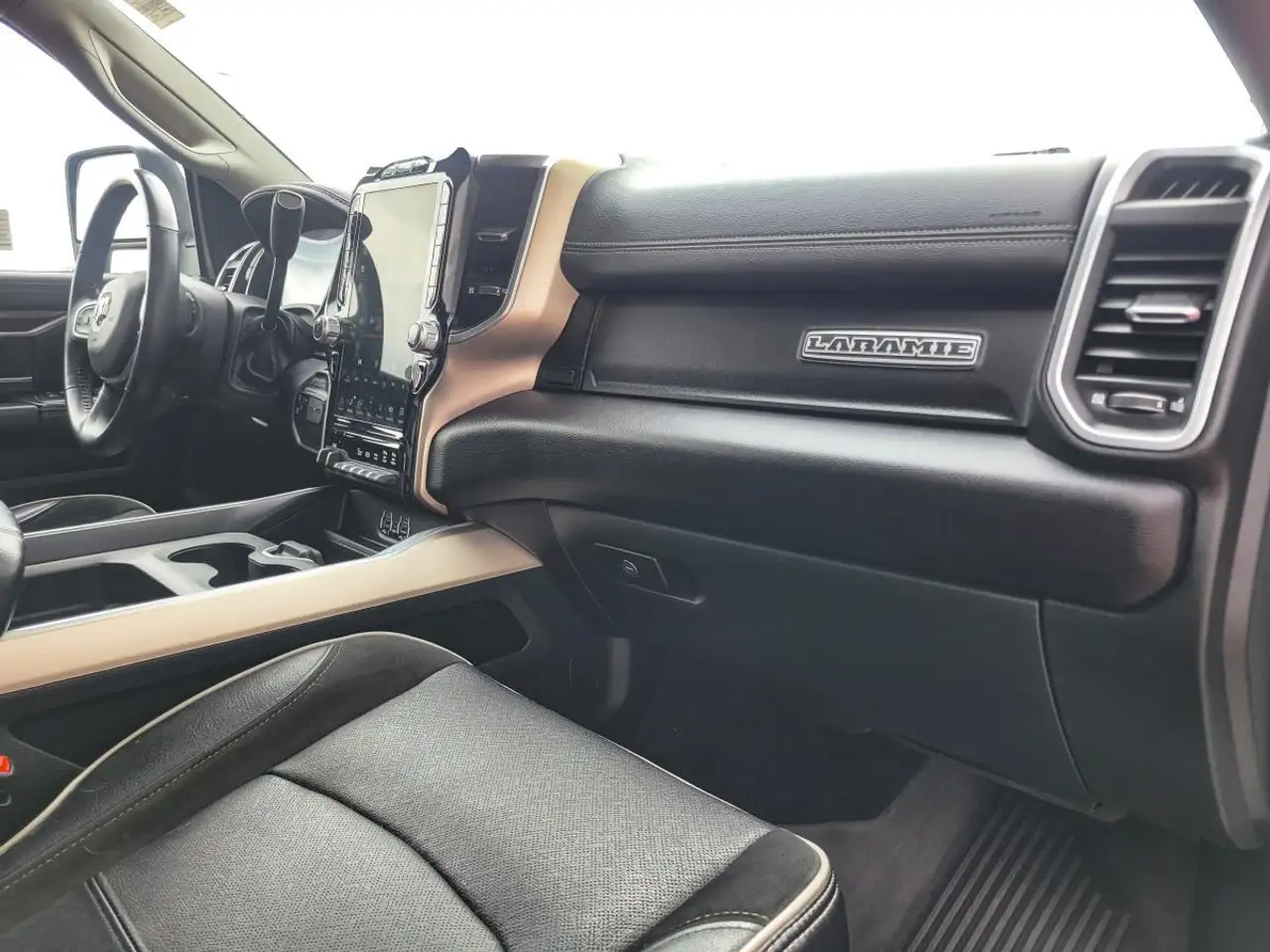 RAM 3500 снимка RAM 3500