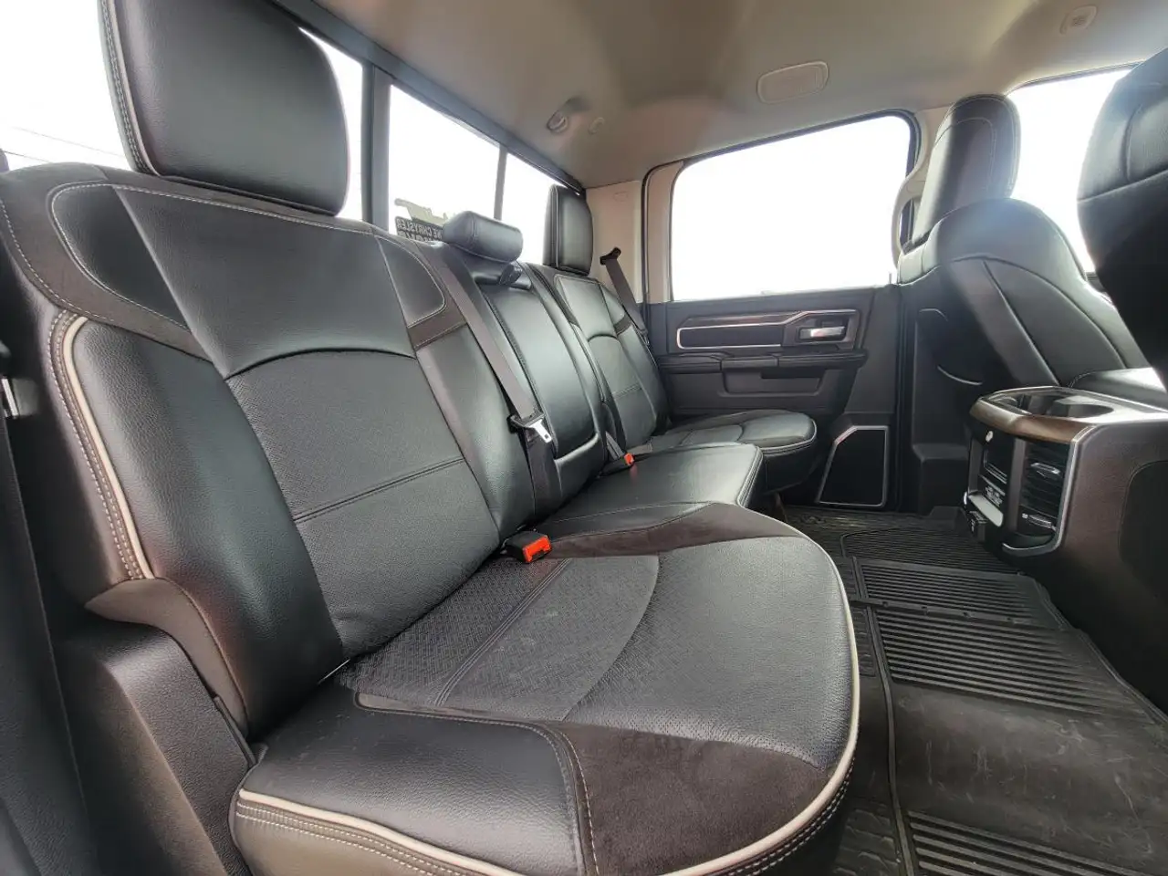 RAM 3500 снимка RAM 3500