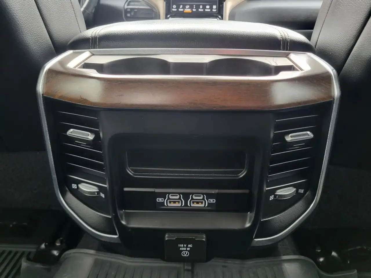 RAM 3500 снимка RAM 3500