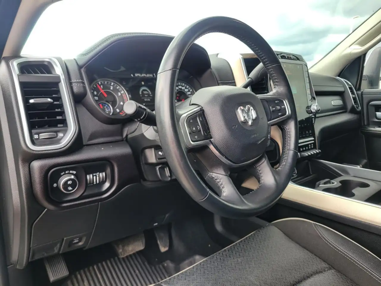 RAM 3500 снимка RAM 3500