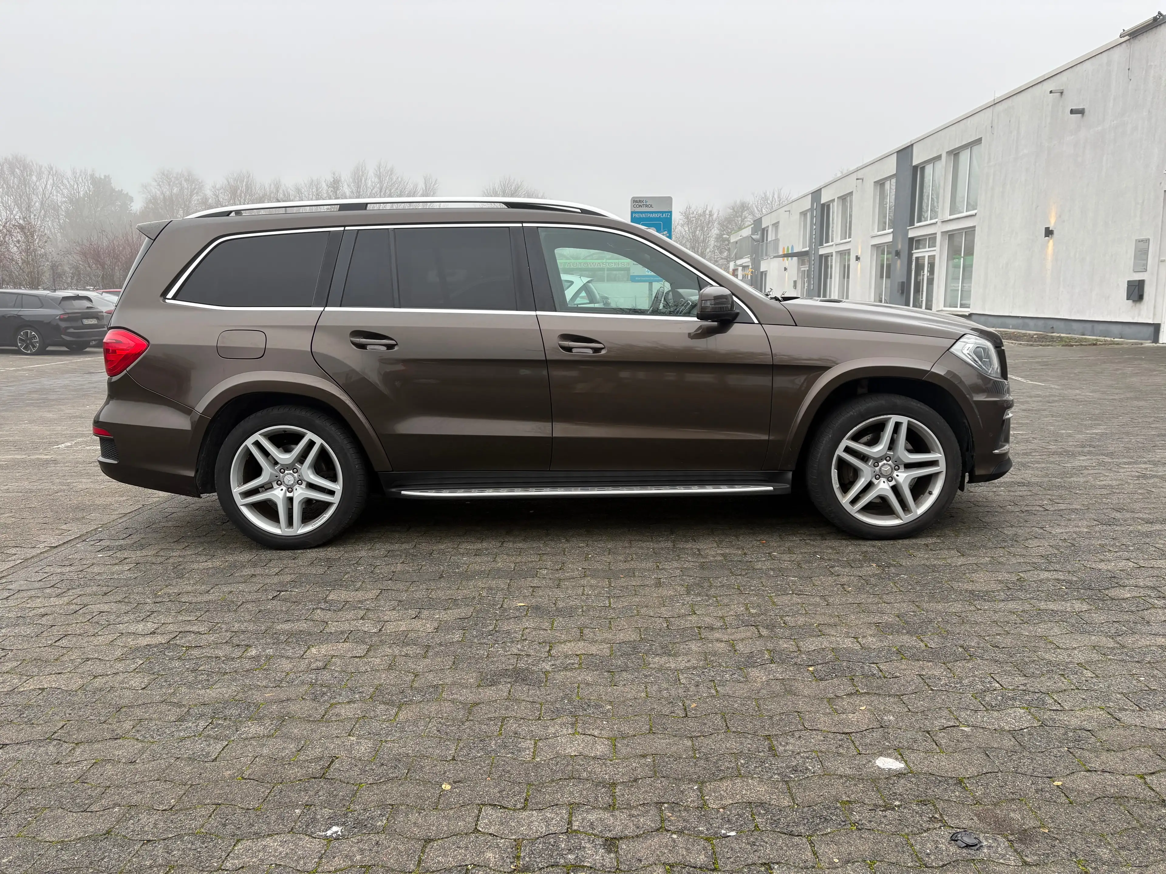 Mercedes-Benz GL 350 GL 350 BlueTec 4Matic/AMG-Line/Pano/Shz/Designo/ — photo 4