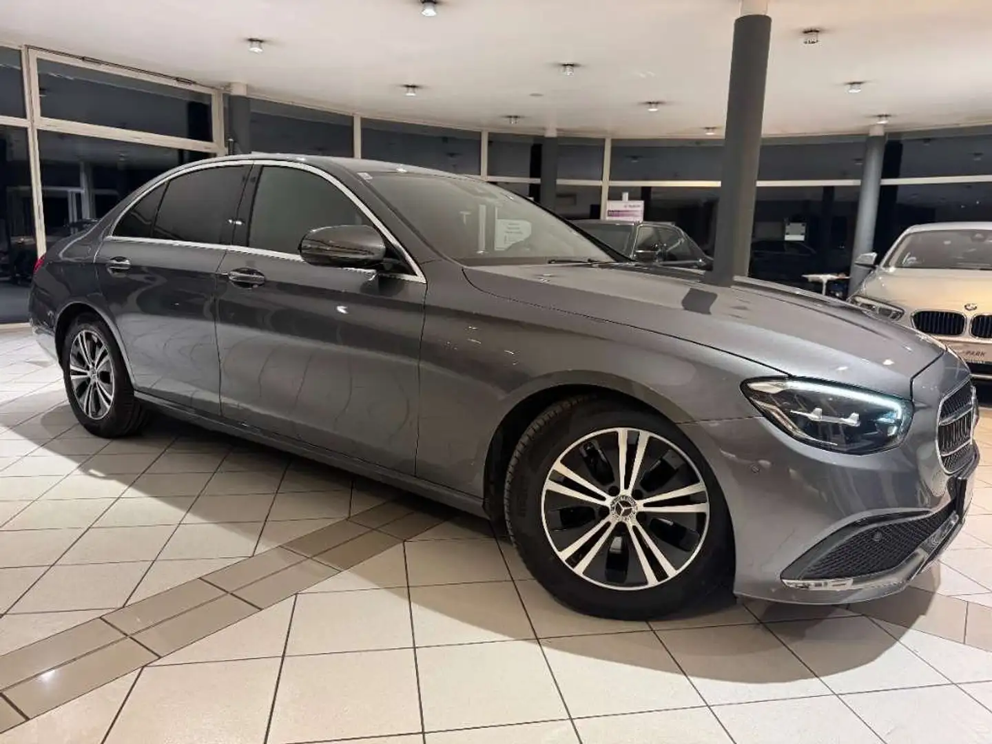 Mercedes-Benz E 220 E 220 d (213.004) Gris - 1