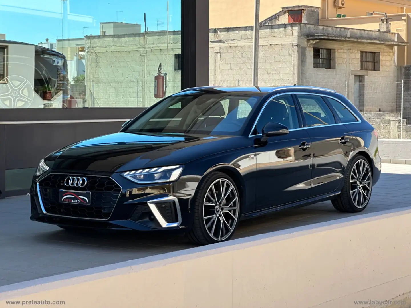 Audi A4 Avant 40 TDI S tronic S line edition Schwarz - 1