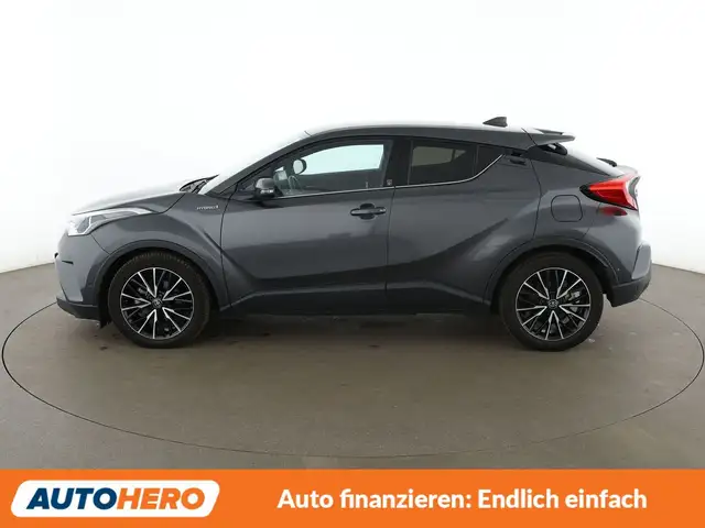Toyota C-HR view 3