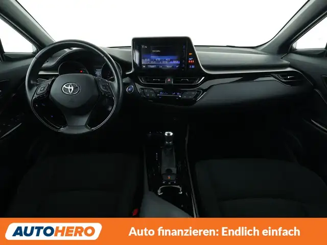 Toyota C-HR view 12