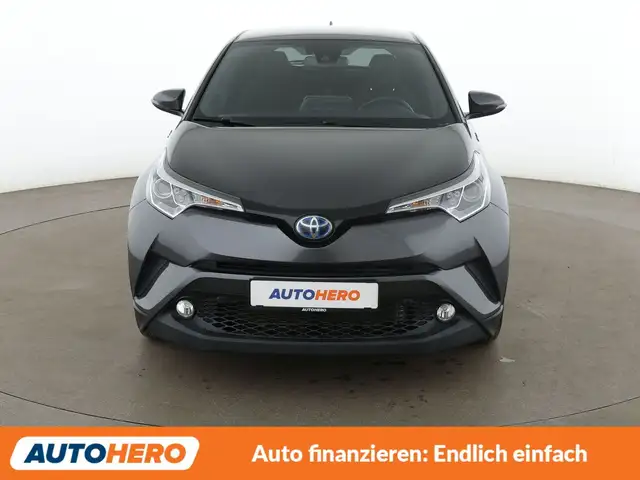 Toyota C-HR view 9