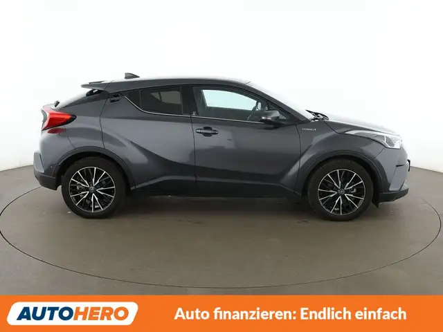 Toyota C-HR view 7
