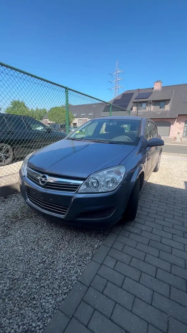 Opel Astra CDX - 1