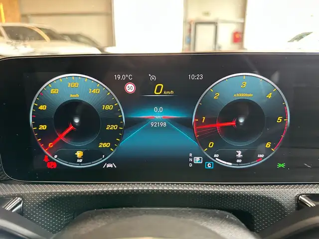 Mercedes-Benz Cla view 12