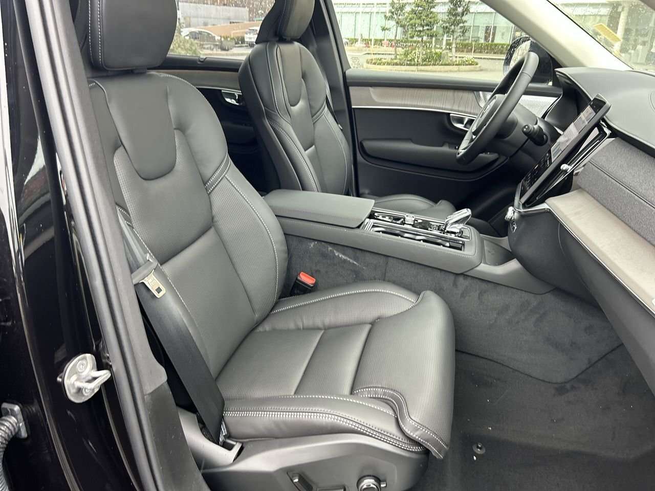 2026 Volvo XC90 Ultra 7-Seater (Dark Theme) Rear Camera Washer | A thumb 33