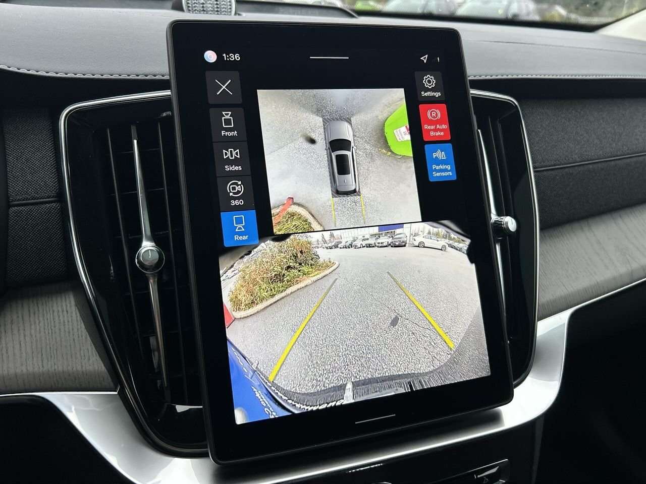 2026 Volvo XC90 Ultra 7-Seater (Dark Theme) Rear Camera Washer | A thumb 25
