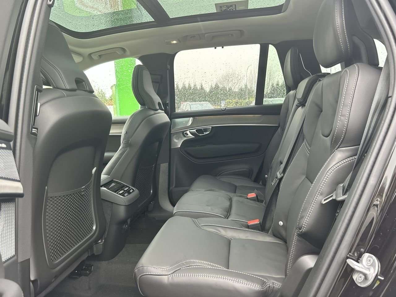 2026 Volvo XC90 Ultra 7-Seater (Dark Theme) Rear Camera Washer | A thumb 31