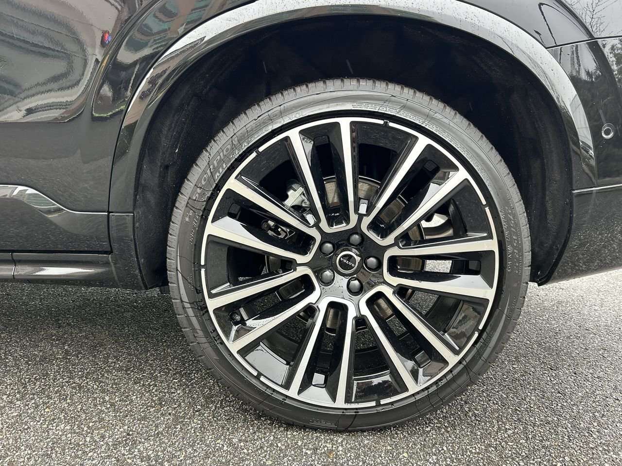 2026 Volvo XC90 Ultra 7-Seater (Dark Theme) Rear Camera Washer | A thumb 18