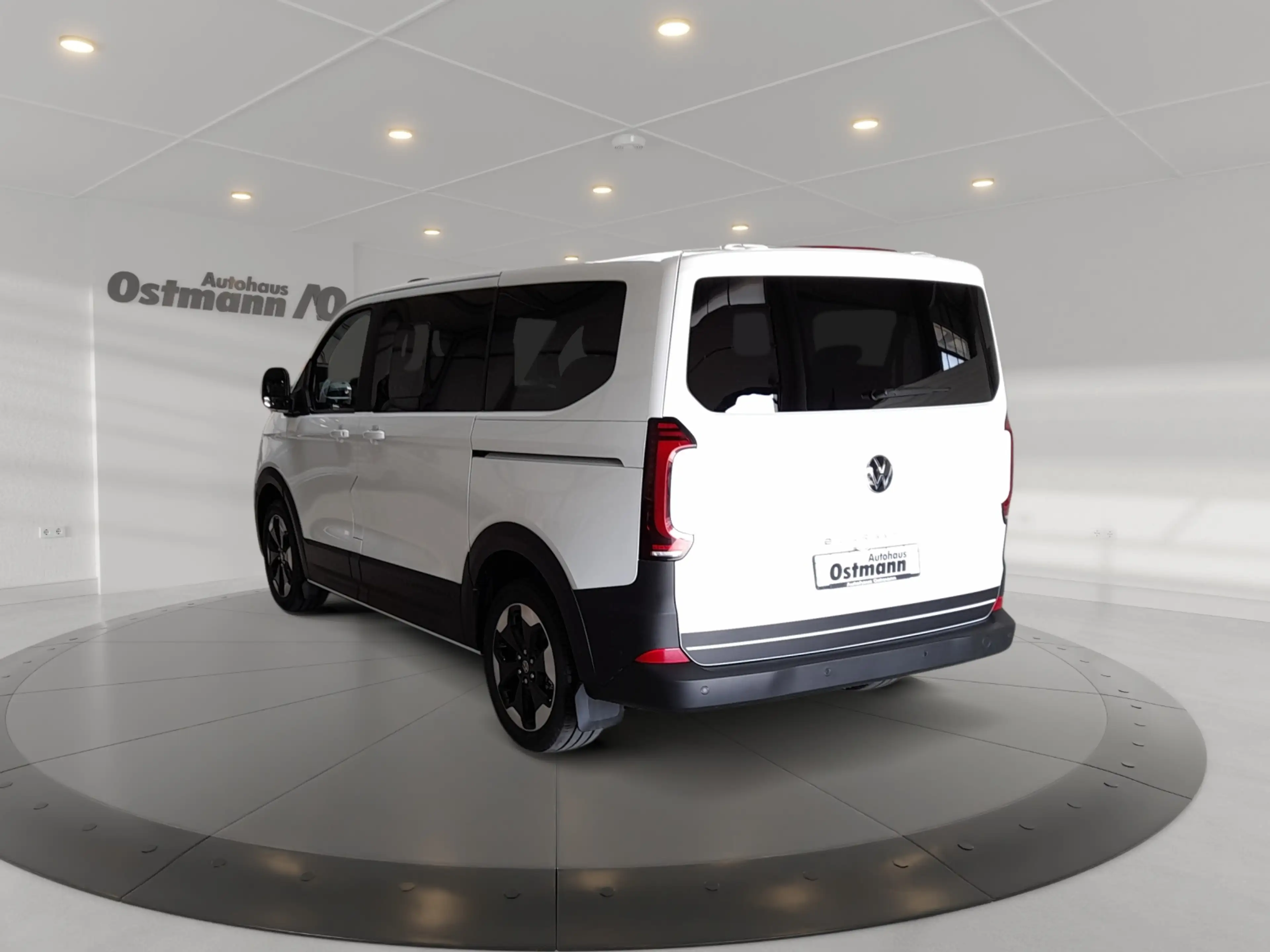 Volkswagen T7 Caravelle T7 e-Caravelle Life Navi SHZ RFK LED — photo 3