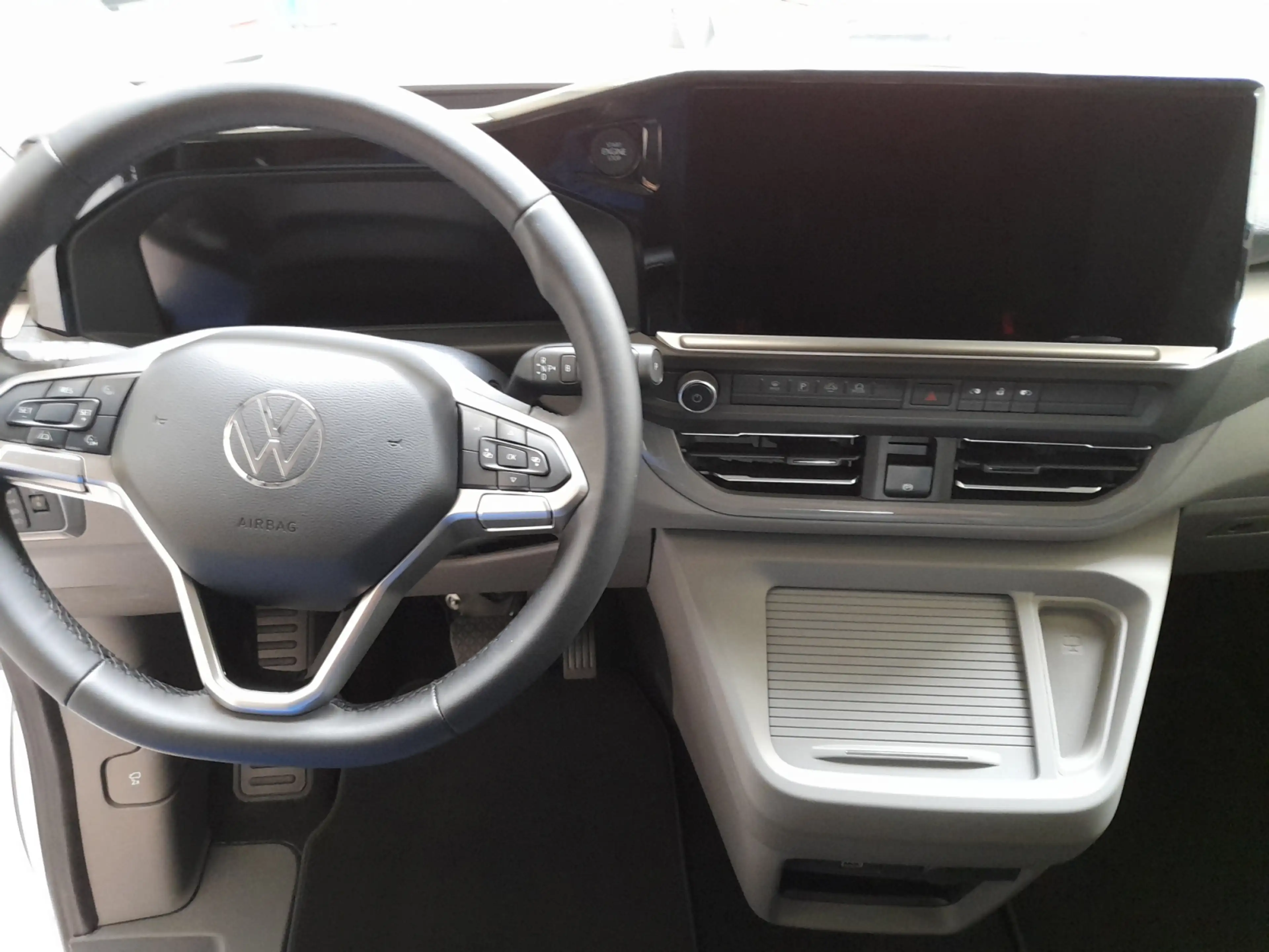 Volkswagen T7 Caravelle T7 e-Caravelle Life Navi SHZ RFK LED — photo 9