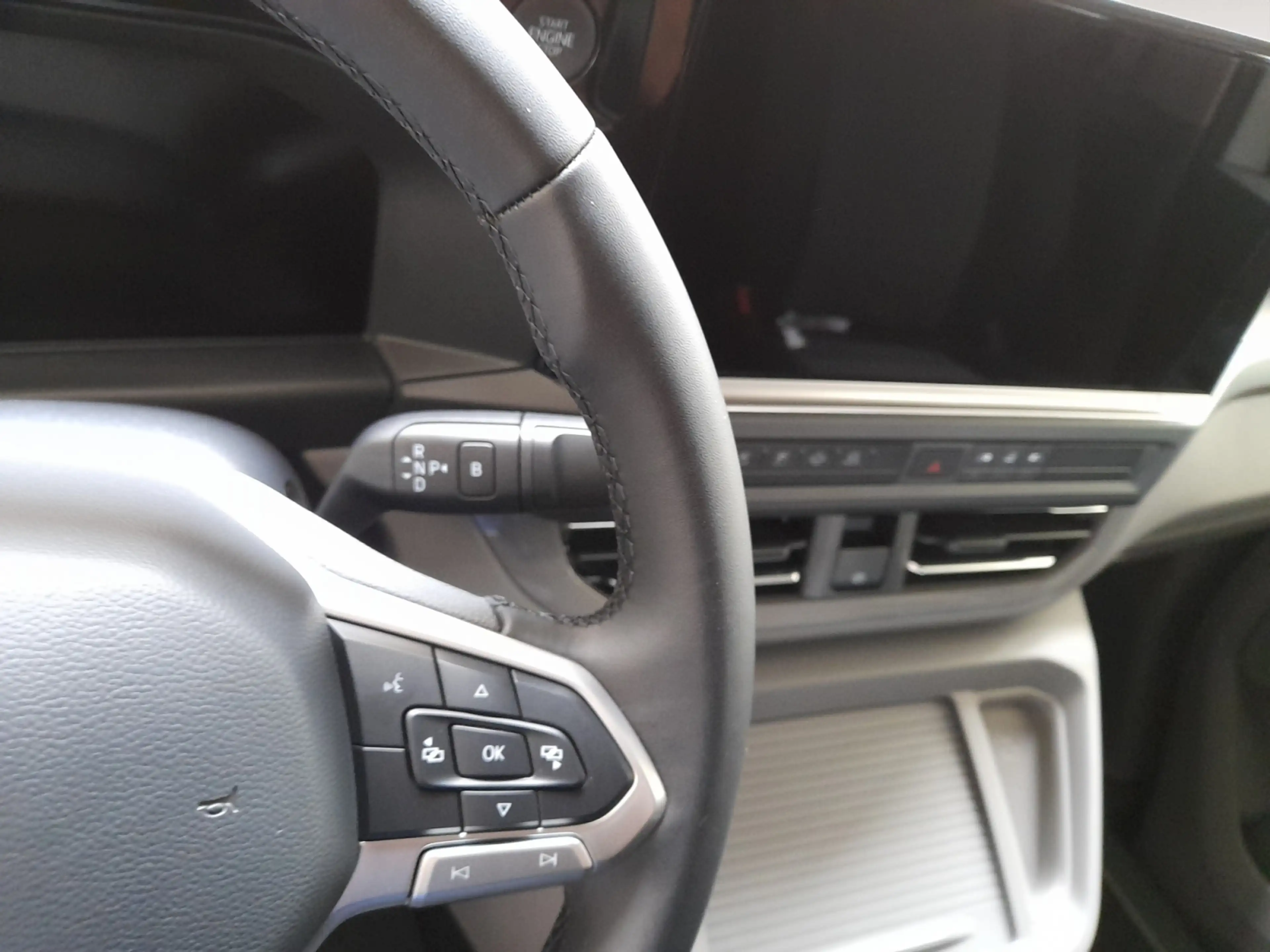 Volkswagen T7 Caravelle T7 e-Caravelle Life Navi SHZ RFK LED — photo 10