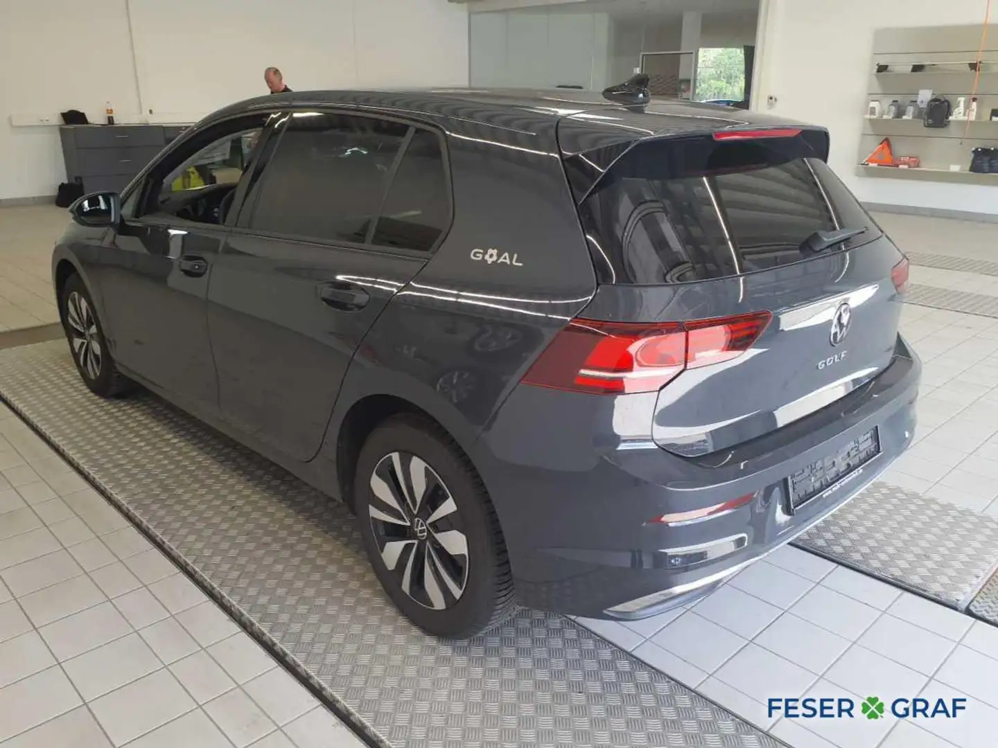Volkswagen Golf VIII GOAL 1.5 TSI 150PS Grau - 2