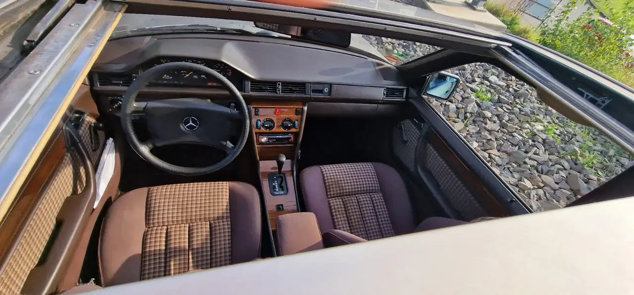 Mercedes-Benz E 230 E-Klasse, foto 4
