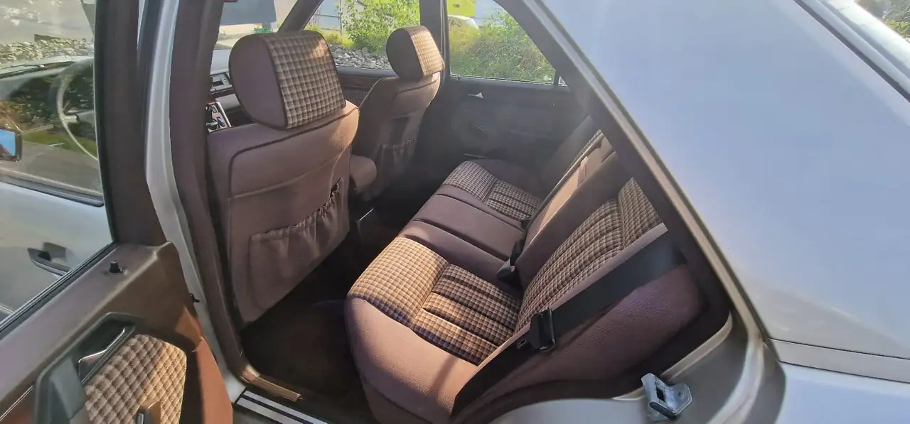 Mercedes-Benz E 230 E-Klasse, foto 5