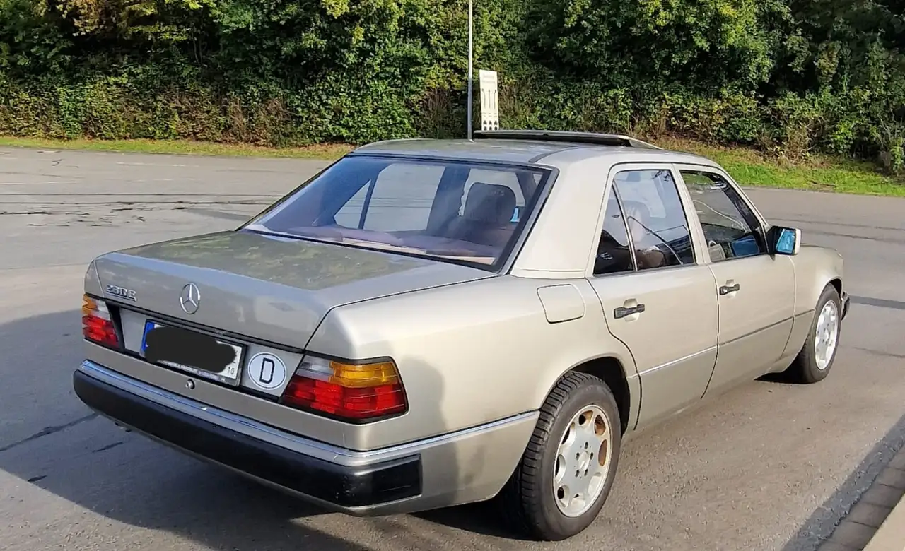 Mercedes-Benz E 230 E-Klasse, foto 2