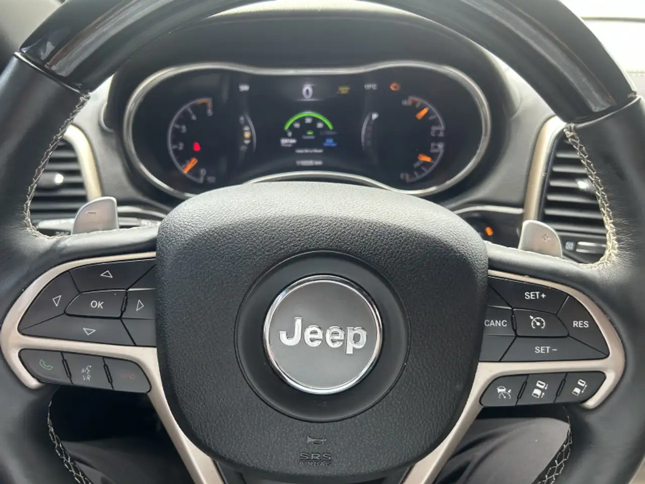 Jeep Grand Cherokee снимка Jeep Grand Cherokee
