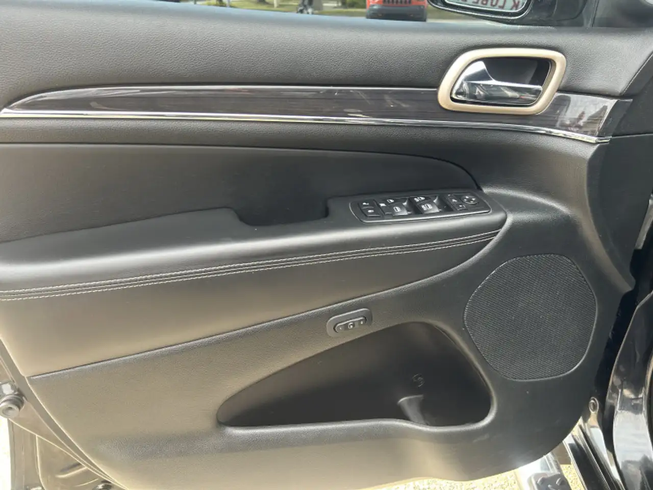 Jeep Grand Cherokee снимка Jeep Grand Cherokee